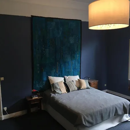 Centre: Grand 1890s & Garden Apartment Spa