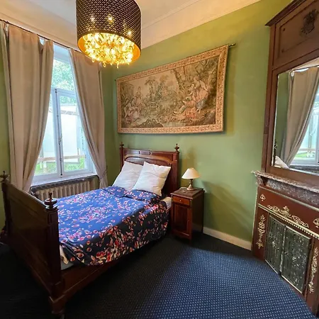 Apartment Centre: Grand 1890s & Garden